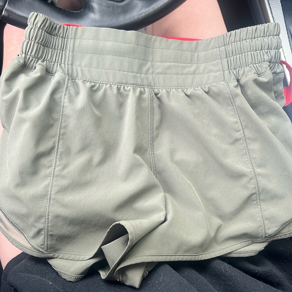 NEVER WORN- Hotty Hot High-Rise
Lined Short 2.5" size 4